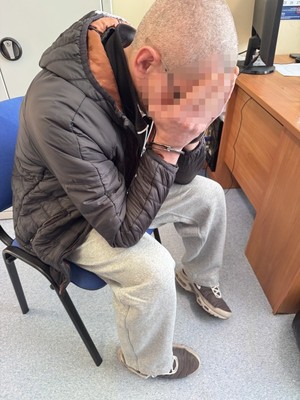 Awanturował się, groził i wykonywał zabronione prawem gesty. Dzisiaj usłyszy zarzuty.