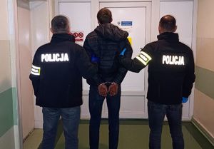 Obywatel Ukrainy z decyzją zobowiązującą do opuszczenia Polski, z 10-letnim zakazem ponownego wjazdu do państw obszaru Schengen.