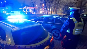 Ukradł auto i pijany wsiadł za kółko.