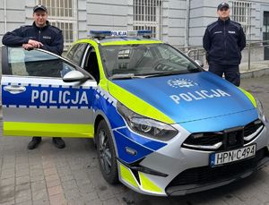 policjanci pracujący w świeta