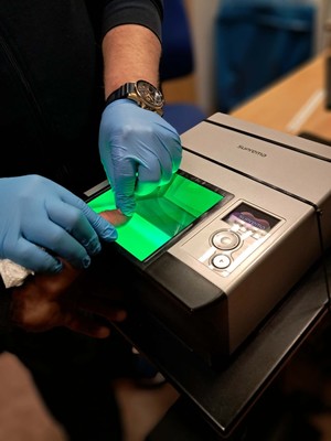 Kradzież blisko tysiąca litrów paliwa. Sprawca zatrzymany dzięki informacjom od mieszkańców