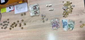 Kryminalni zatrzymali 26-latkę podejrzaną o kradzież skarbonki z datkami na cele charytatywne.