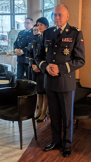 Dzisiaj odbyła się w Gdyni uroczystość Jubileuszu 35-lecia powstania Stowarzyszenia Emerytów i Rencistów Policyjnych. W spotkaniu udział wziął Komendant Wojewódzki Policji w Gdańsku nadinsp. Bogusław Ziemba, który był wśród wyróżnionych Medalem 35-lecia "Za Zasługi dla Stowarzyszenia Emerytów i Rencistów Policyjnych."