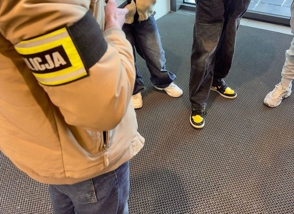 Działania prewencyjne „Bezpieczny Nieletni” na terenach galerii handlowych.