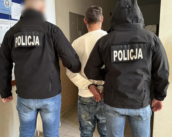 Byli „kolegami” dopóki do drzwi nie zapukał listonosz z emeryturą żony.