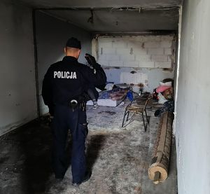 Dzielnicowy pomógł wyziębionemu 59-latkowi.