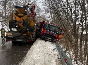Na drogach jest ślisko i niebezpiecznie.