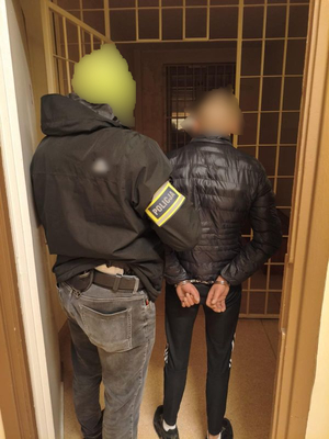 Przechowywał amfetaminę i klefedron w pokoju hotelowym.