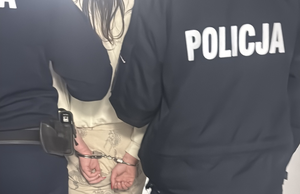 19 i 20-latka tymczasowo aresztowane na 3 miesiące za brutalną napaść na pracownicę sklepu