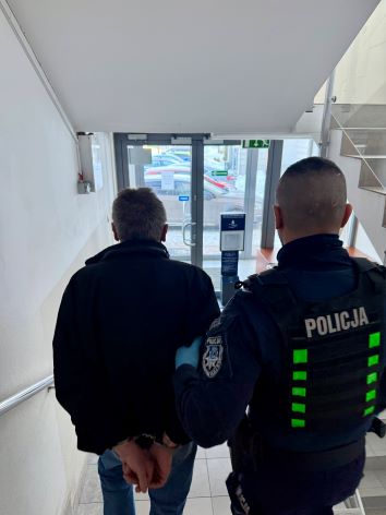 Policjanci z Żukowa zatrzymali mężczyznę poszukiwanego za przestępstwo seksualne z udziałem osoby małoletniej.