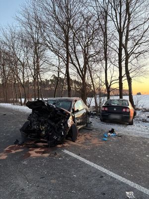 Zdarzenie drogowe na DW 212 w Doręgowicach, zatrzymany kierowca BMW.