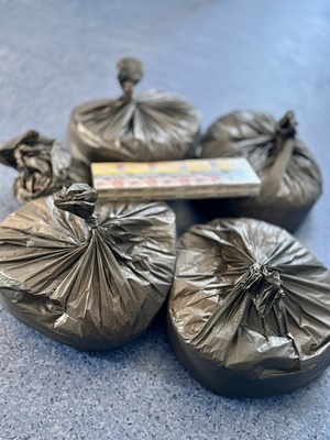 Nielegalny tytoń zabezpieczony przez tczewskich policjantów.