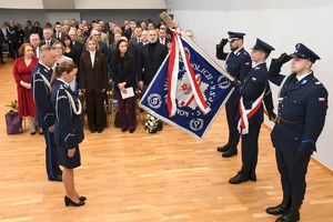 Pożegnanie ze sztandarem dotychczasowego Komendanta oraz powierzenie obowiązków na stanowisku Komendanta Miejskiego Policji w Słupsku.