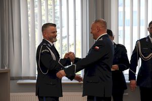 Pożegnanie ze sztandarem dotychczasowego Komendanta oraz powierzenie obowiązków na stanowisku Komendanta Miejskiego Policji w Słupsku.