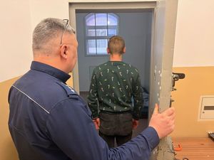 Kierował mimo zakazu i pod wpływem narkotyków. Policjanci znaleźli w samochodzie substancje psychotropowe