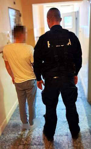 Nocne interwencje w Kościerzynie. Trzy osoby zatrzymane za posiadanie narkotyków.