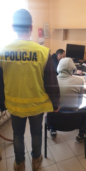 30-latek odpowie za zniszczenie mienia o wartości ponad 10 tys. zł.