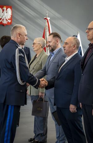 Ślubowanie, medale, odznaczenia i wyróżnienia. 86 nowych policjantów w szeregach pomorskiej Policji