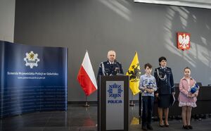 Ślubowanie, medale, odznaczenia i wyróżnienia. 86 nowych policjantów w szeregach pomorskiej Policji