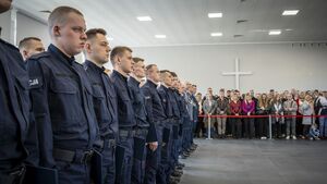 Ślubowanie, medale, odznaczenia i wyróżnienia. 86 nowych policjantów w szeregach pomorskiej Policji