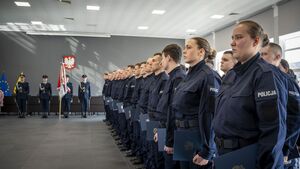Ślubowanie, medale, odznaczenia i wyróżnienia. 86 nowych policjantów w szeregach pomorskiej Policji