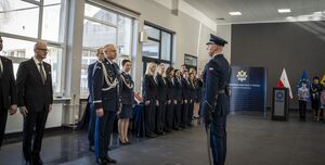 Ślubowanie, medale, odznaczenia i wyróżnienia. 86 nowych policjantów w szeregach pomorskiej Policji