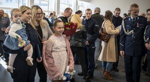 Ślubowanie, medale, odznaczenia i wyróżnienia. 86 nowych policjantów w szeregach pomorskiej Policji