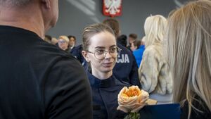 Ślubowanie, medale, odznaczenia i wyróżnienia. 86 nowych policjantów w szeregach pomorskiej Policji
