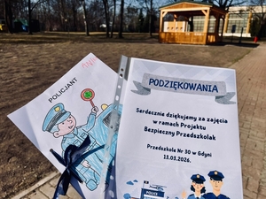 Bezpieczny przedszkolak w Gdyni. Policjantka uczyła najmłodszych, jak dbać o swoje bezpieczeństwo.