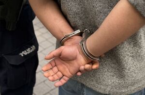 Ukradł torebkę i próbował płacić cudzą kartą, został zatrzymany