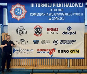 Policyjny turniej piłkarski w Tczewie. Sport, rywalizacja i pomoc w jednym