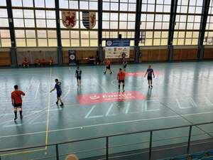 Policyjny turniej piłkarski w Tczewie. Sport, rywalizacja i pomoc w jednym