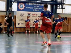 Policyjny turniej piłkarski w Tczewie. Sport, rywalizacja i pomoc w jednym