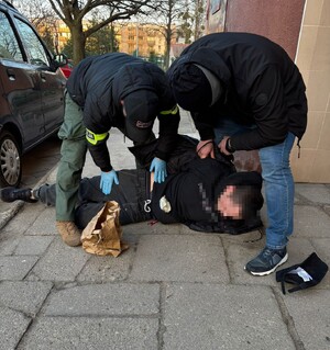 Mężczyzna zatrzymany za oszustwa metodą „na policjanta”