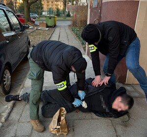 Mężczyzna zatrzymany za oszustwa metodą „na policjanta”