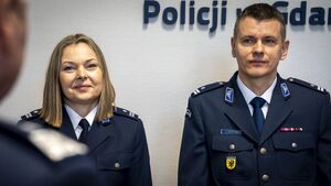 W ramach decyzji kadrowych na stanowisko Naczelnika Wydziału Doboru i Szkolenia Komendy Wojewódzkiej Policji w Gdańsku powołana została podinsp. Ewa Sawicka, dotychczas pełniąca funkcję Zastępcy Naczelnika Wydziału Kadr. Stanowisko Zastępcy Naczelnika Wydziału Kadr objął podinsp. Jerzy Ostapowicz, wcześniej ekspert Zespołu Dyscyplinarnego tego wydziału. Jednocześnie pełnienie obowiązków służbowych na stanowisku Zastępcy Naczelnika Wydziału Wywiadu Kryminalnego powierzono podinsp. Andrzejowi Kleinowskiemu, dotychczas kierownikowi Sekcji Analizy Kryminalnej.