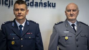 W ramach decyzji kadrowych na stanowisko Naczelnika Wydziału Doboru i Szkolenia Komendy Wojewódzkiej Policji w Gdańsku powołana została podinsp. Ewa Sawicka, dotychczas pełniąca funkcję Zastępcy Naczelnika Wydziału Kadr. Stanowisko Zastępcy Naczelnika Wydziału Kadr objął podinsp. Jerzy Ostapowicz, wcześniej ekspert Zespołu Dyscyplinarnego tego wydziału. Jednocześnie pełnienie obowiązków służbowych na stanowisku Zastępcy Naczelnika Wydziału Wywiadu Kryminalnego powierzono podinsp. Andrzejowi Kleinowskiemu, dotychczas kierownikowi Sekcji Analizy Kryminalnej.