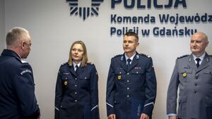 W ramach decyzji kadrowych na stanowisko Naczelnika Wydziału Doboru i Szkolenia Komendy Wojewódzkiej Policji w Gdańsku powołana została podinsp. Ewa Sawicka, dotychczas pełniąca funkcję Zastępcy Naczelnika Wydziału Kadr. Stanowisko Zastępcy Naczelnika Wydziału Kadr objął podinsp. Jerzy Ostapowicz, wcześniej ekspert Zespołu Dyscyplinarnego tego wydziału. Jednocześnie pełnienie obowiązków służbowych na stanowisku Zastępcy Naczelnika Wydziału Wywiadu Kryminalnego powierzono podinsp. Andrzejowi Kleinowskiemu, dotychczas kierownikowi Sekcji Analizy Kryminalnej.