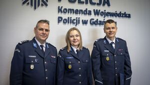 W ramach decyzji kadrowych na stanowisko Naczelnika Wydziału Doboru i Szkolenia Komendy Wojewódzkiej Policji w Gdańsku powołana została podinsp. Ewa Sawicka, dotychczas pełniąca funkcję Zastępcy Naczelnika Wydziału Kadr. Stanowisko Zastępcy Naczelnika Wydziału Kadr objął podinsp. Jerzy Ostapowicz, wcześniej ekspert Zespołu Dyscyplinarnego tego wydziału. Jednocześnie pełnienie obowiązków służbowych na stanowisku Zastępcy Naczelnika Wydziału Wywiadu Kryminalnego powierzono podinsp. Andrzejowi Kleinowskiemu, dotychczas kierownikowi Sekcji Analizy Kryminalnej.