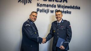W ramach decyzji kadrowych na stanowisko Naczelnika Wydziału Doboru i Szkolenia Komendy Wojewódzkiej Policji w Gdańsku powołana została podinsp. Ewa Sawicka, dotychczas pełniąca funkcję Zastępcy Naczelnika Wydziału Kadr. Stanowisko Zastępcy Naczelnika Wydziału Kadr objął podinsp. Jerzy Ostapowicz, wcześniej ekspert Zespołu Dyscyplinarnego tego wydziału. Jednocześnie pełnienie obowiązków służbowych na stanowisku Zastępcy Naczelnika Wydziału Wywiadu Kryminalnego powierzono podinsp. Andrzejowi Kleinowskiemu, dotychczas kierownikowi Sekcji Analizy Kryminalnej.