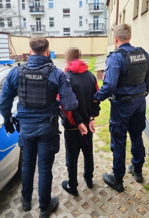 Kryminalni z gdyńskiej komendy zatrzymali 18-letniego sprawcę rozboju