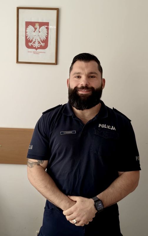 W czasie wolnym od służby asp. Mateusz Ostaszewski zatrzymał poszukiwanego dwoma listami gończymi 34-latka