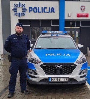 Zdjęcie przedstawia opisywanego w tekście policjanta.