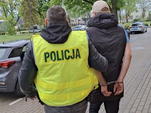Ukradł tablice rejestracyjne i wykorzystał je do kradzieży paliwa.
