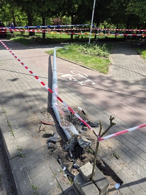 Pijany i bez uprawnień doprowadził do kolizji.