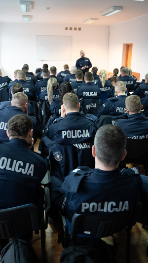 Szkolenie z zakresu obsługi RMP oraz VR na sali dydaktycznej