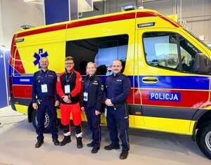 Funkcjonariusz Ośrodka Szkolenia Policji w Gdańsku podczas IV Międzynarodowych Targów POLSECURE