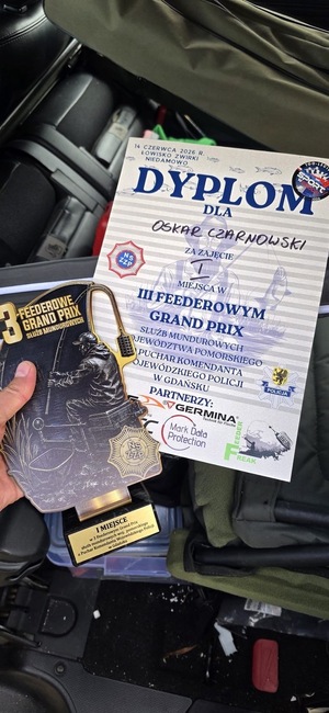 Policjant z pasją – mł. asp. Oskar Czarnowski najlepszy wśród mundurowych wędkarzy