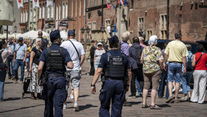 Policjanci zabezpieczali Konferencję na rzecz Odbudowy Ukrainy.