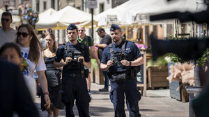 Policjanci zabezpieczali Konferencję na rzecz Odbudowy Ukrainy.